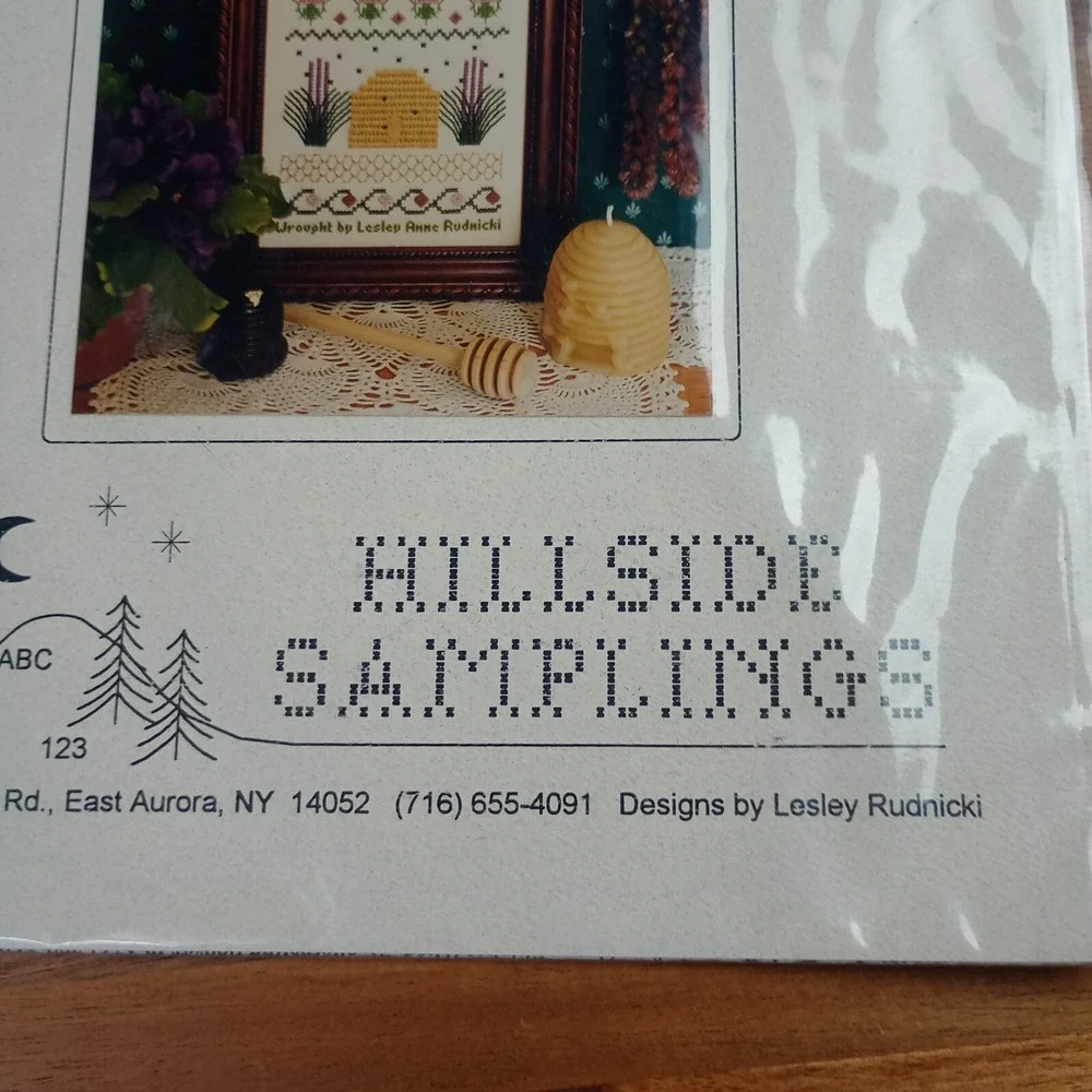 Hillside Samplings Honey Bee‎ Lesley Rudnicki Cross Stitch Pattern Chart ONLY!!